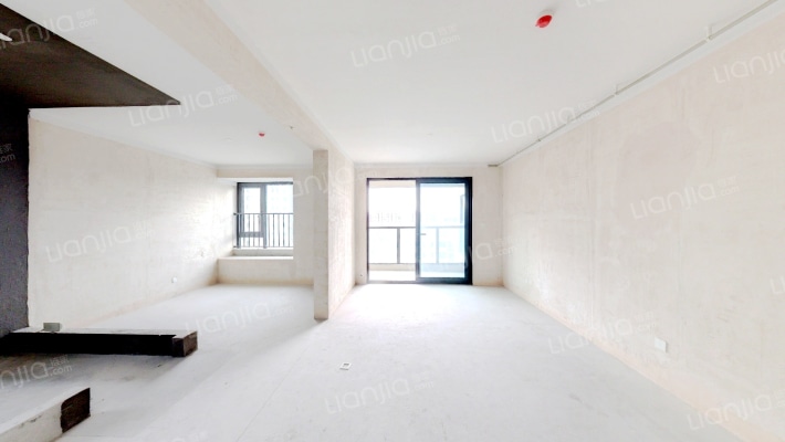 中南樾府二手房实景图