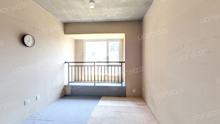 保利金地湖光山语二手房实景图