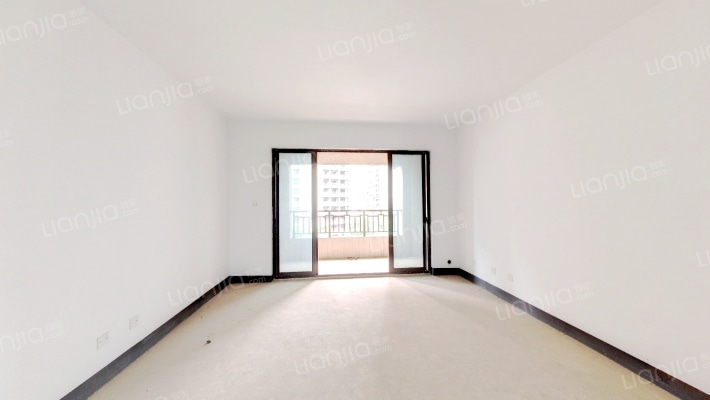 绿地国际博览城二期天玺二手房实景图