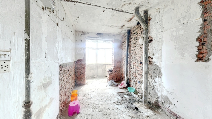 辽大校部家属区二手房实景图