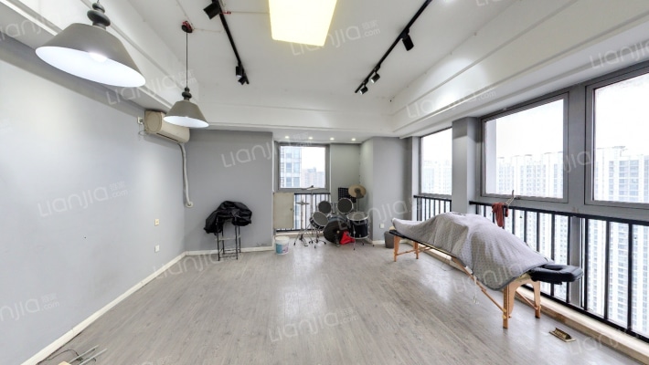 万达广场写字楼二手房实景图