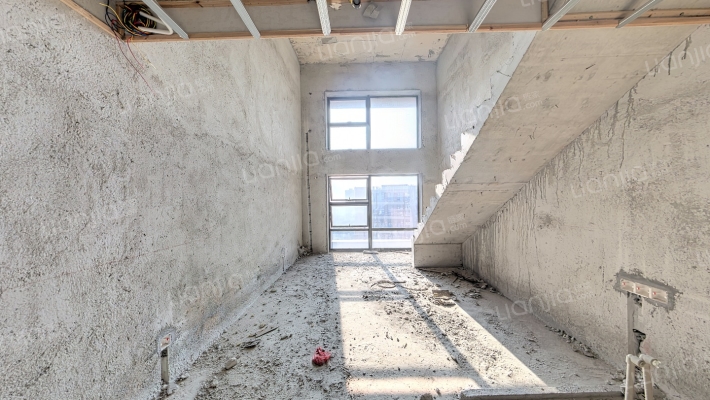 云山峰境广场二手房实景图