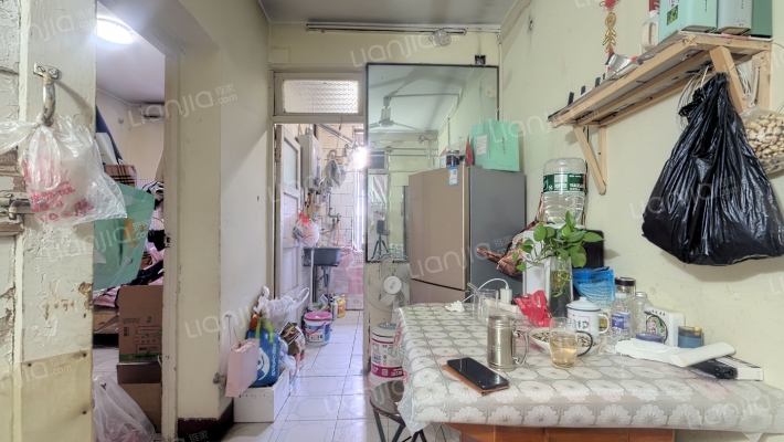 中航工业西控甲楼大院二手房实景图