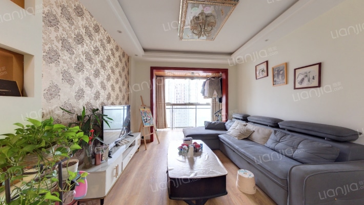 芸峰天梭派二手房实景图