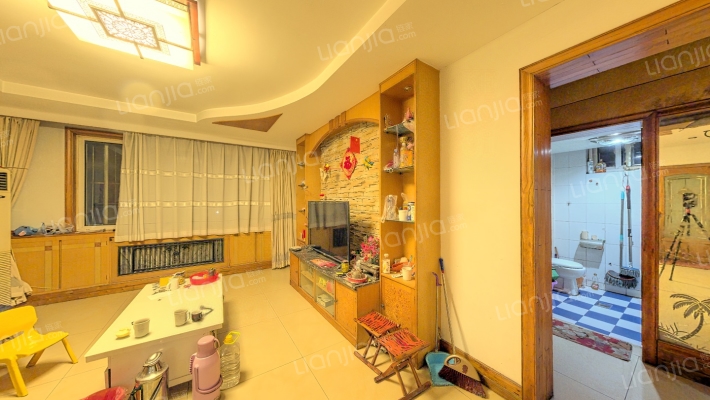怡河苑南区二手房实景图