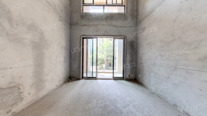 华美翡丽山一期二手房实景图