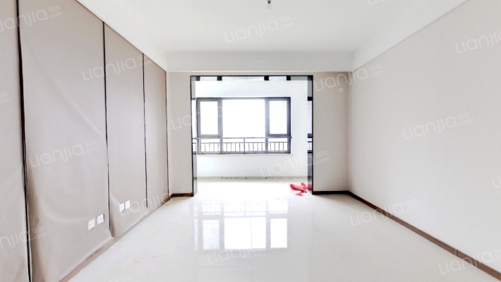 融创青岛湾琴湾二手房实景图