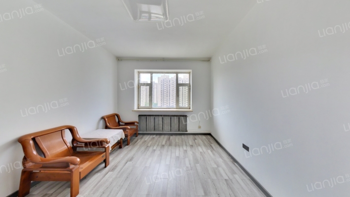 英俊教师楼二手房实景图