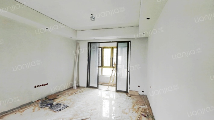 绿地国际博览城二期博睿二手房实景图