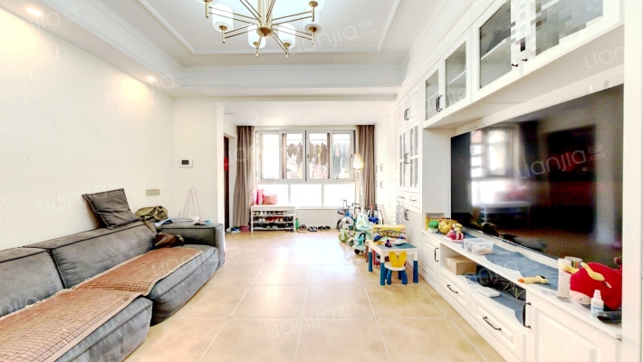 融创唐顿庄园二手房实景图