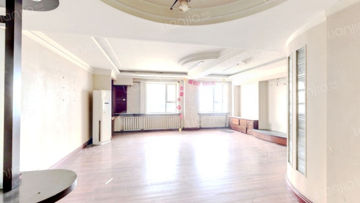 卓越大厦二手房实景图