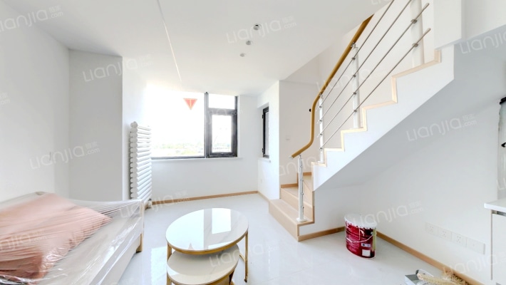 绿地中心二手房实景图