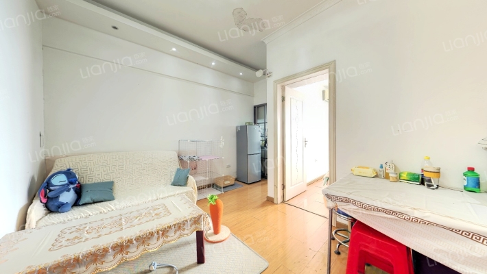 和居名爵二手房实景图