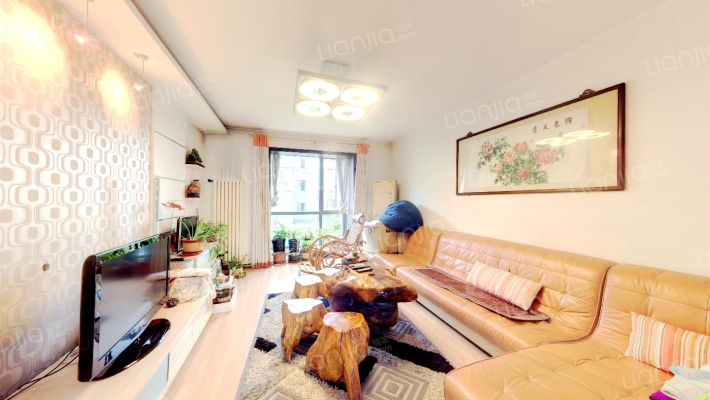 宝翠花都听景园二手房实景图