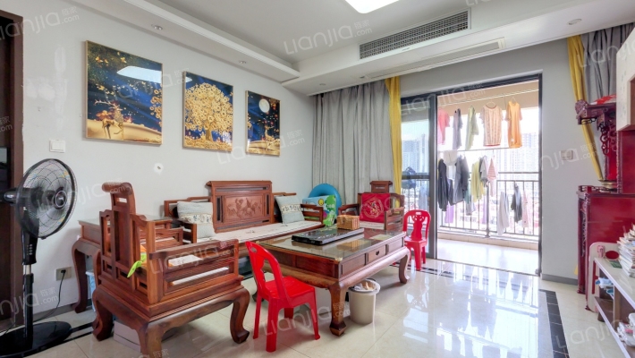 卓越维港二手房实景图