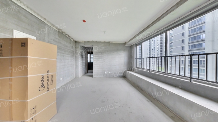 中天溪珺庭二手房实景图