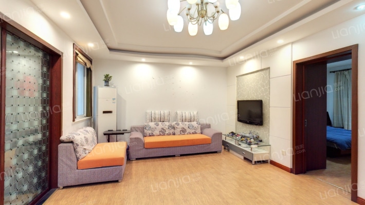 隆泉园东区二手房实景图