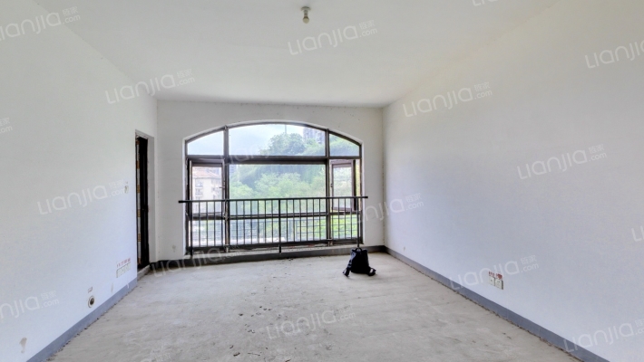 中航翡翠城二期二手房实景图