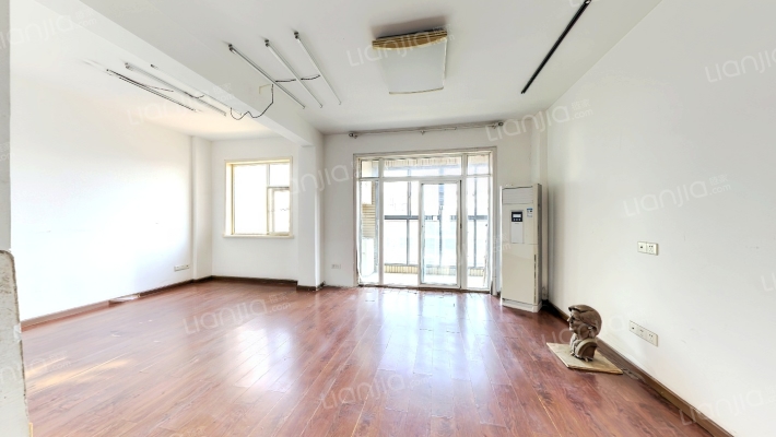 侨亚美苑二手房实景图