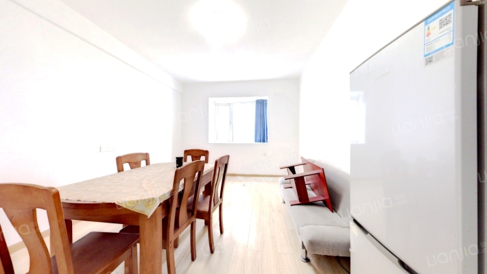 长江航运中心小区二手房实景图