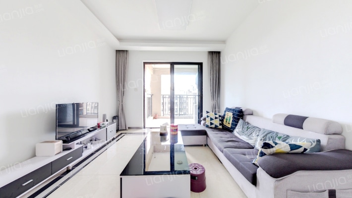 卓越蔚蓝岸二手房实景图