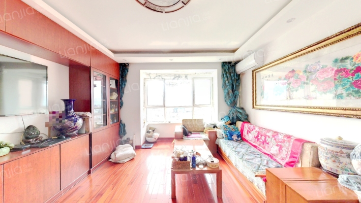 新世界花园澔景华庭二手房实景图