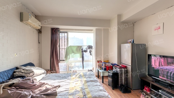 银信国际公寓二手房实景图