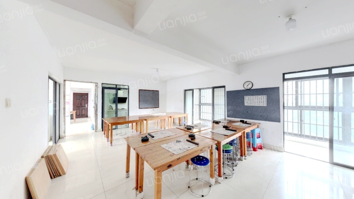 勤诚达新界二手房实景图