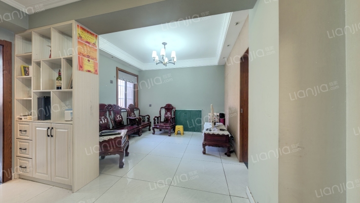 新站中心集贸市场二手房实景图