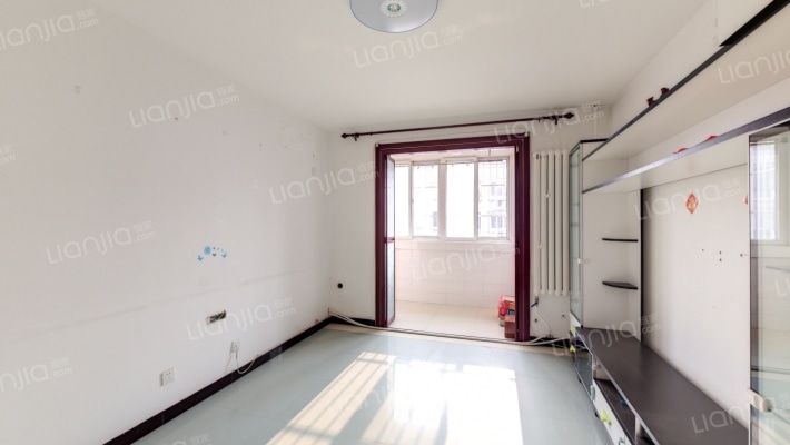 先春园世春里二手房实景图