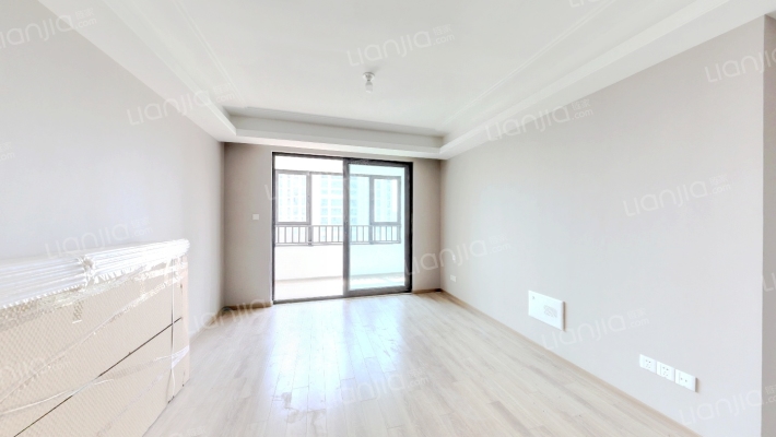 洺悦华府二手房实景图