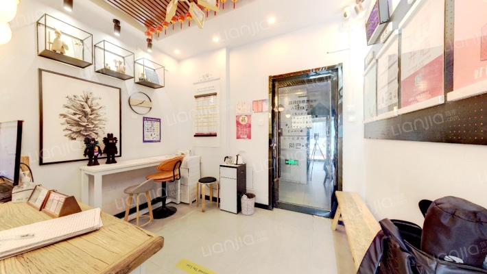 艺术公寓二手房实景图