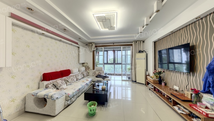 蓝波金典二手房实景图