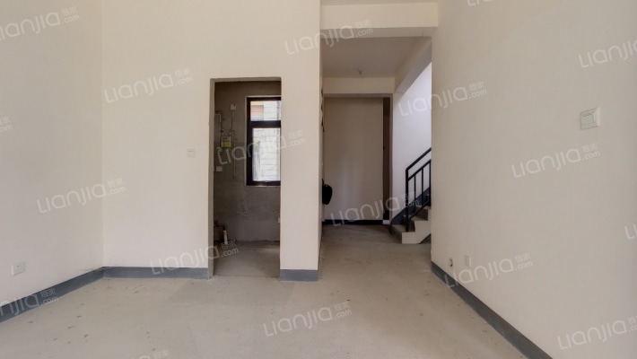 揽山墅二手房实景图