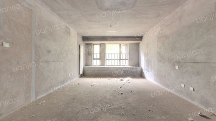 保利海上五月花玫瑰园二手房实景图