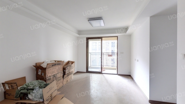 万科观湖礼著二期二手房实景图