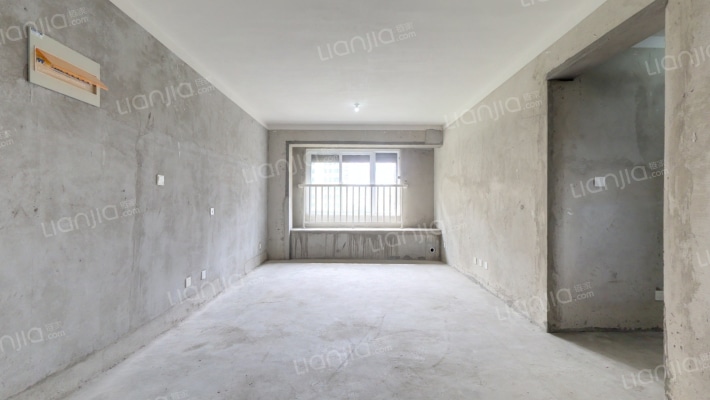 珑翠芳庭二手房实景图