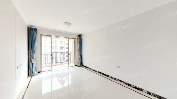 东逸湾松湖轩二手房实景图