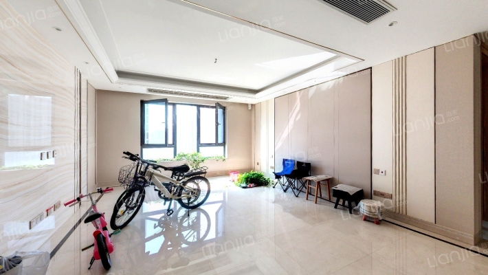 绿地海珀云翡二手房实景图