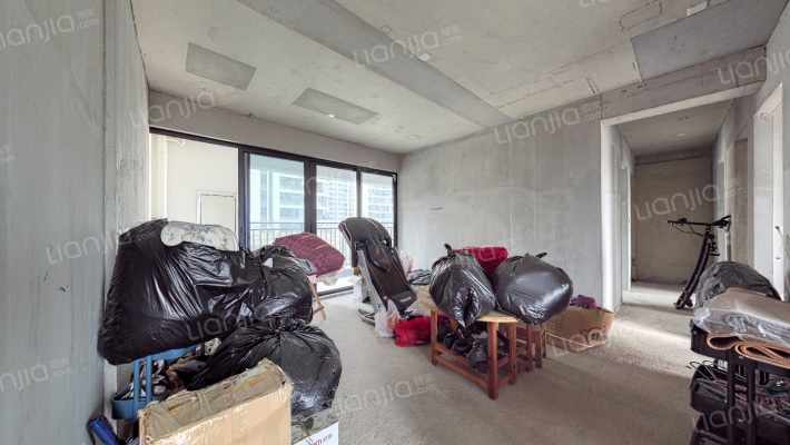 麓谷山湖郡二手房实景图