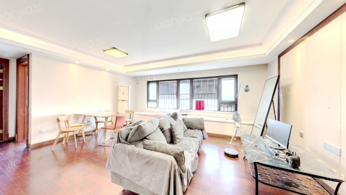 万科都荟南苑C区二手房实景图