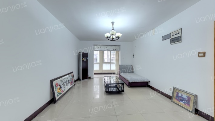 四月天小区二手房实景图