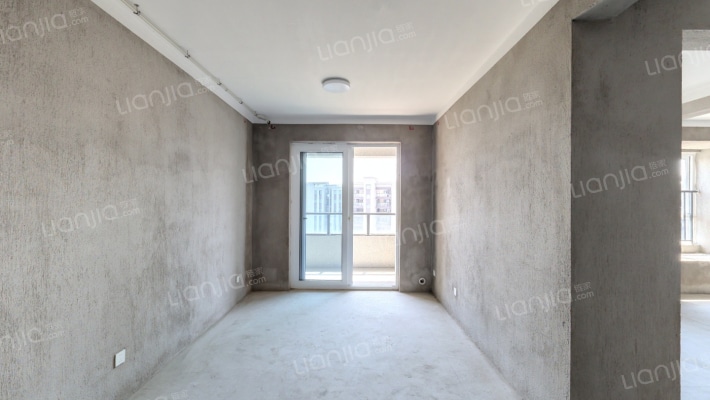 新兴岚湾三期东区二手房实景图