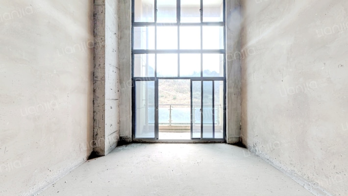 Y+公寓二手房实景图