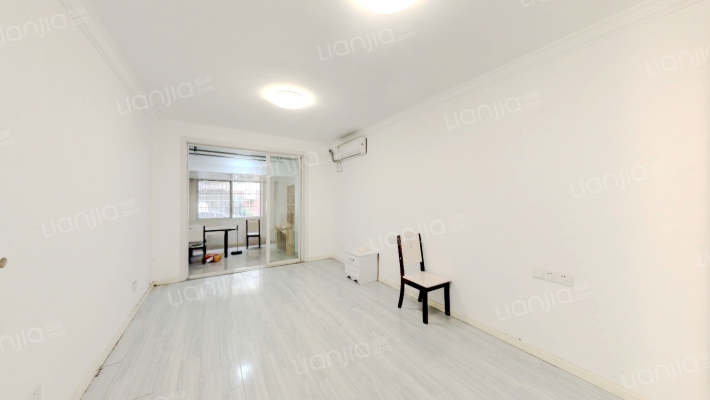 新风小区二手房实景图