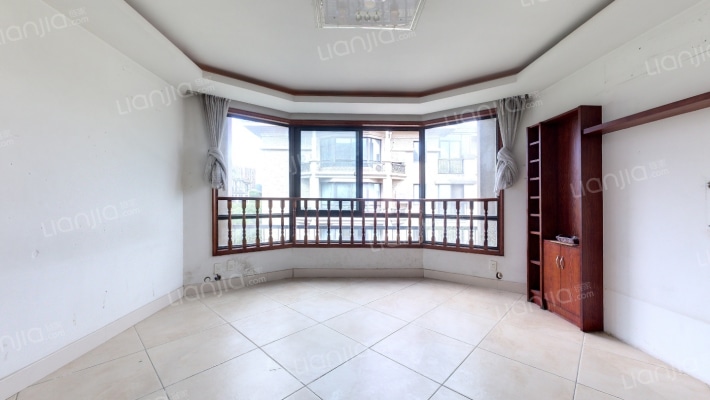 江南摩卡二手房实景图