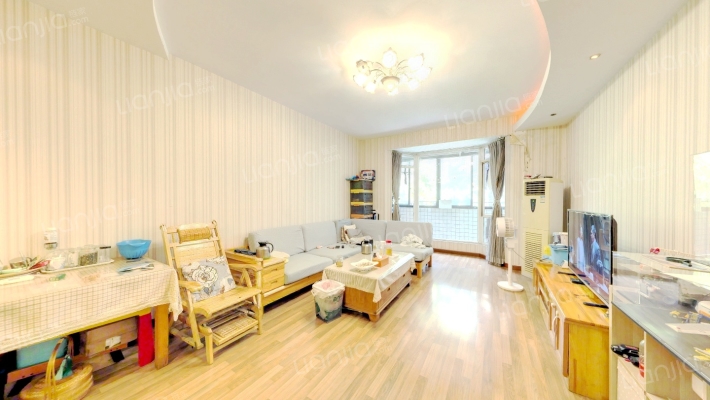 四季春天二手房实景图