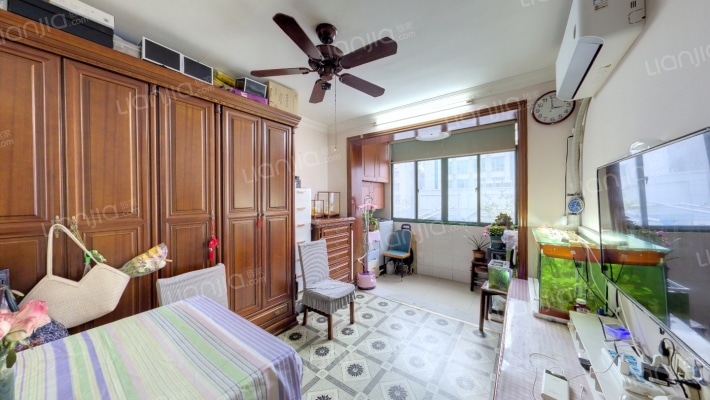 平型关路235弄二手房实景图