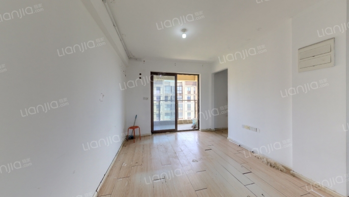 绿地柏澜晶舍二手房实景图