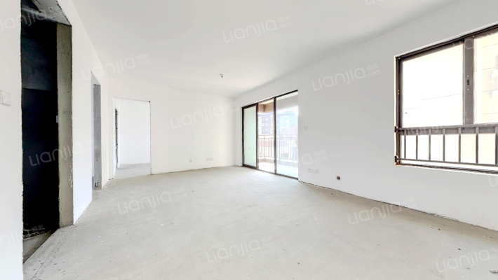 越秀亲爱里二手房实景图